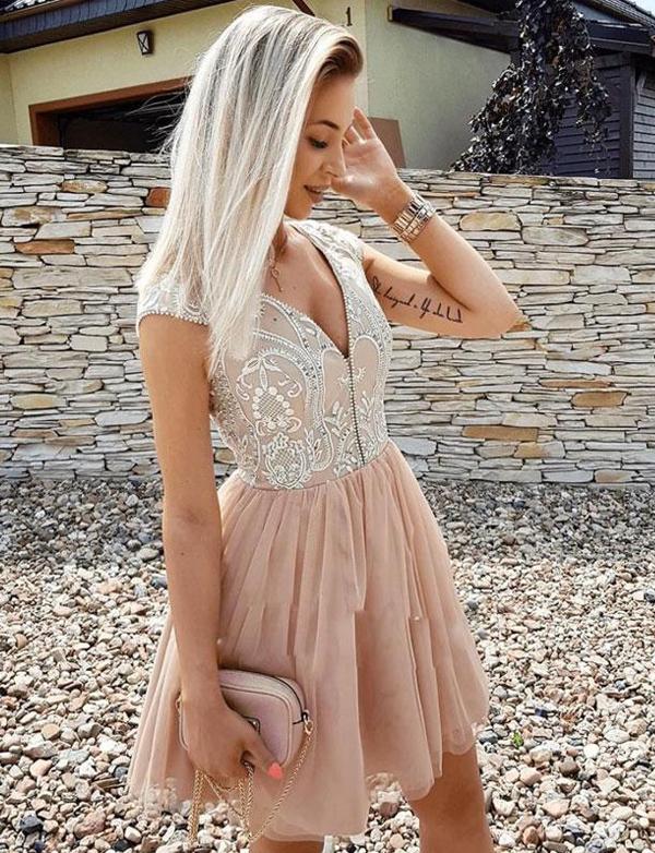 V Neck Champagne Tulle Short Cali Homecoming Dresses With Appliques CD533