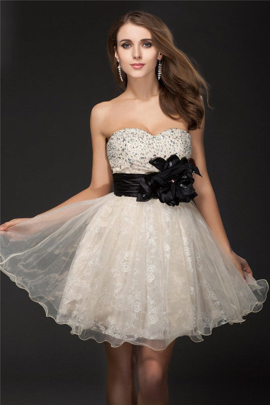 A-Line/Princess Sweetheart Cocktail Maggie Homecoming Dresses Beading Sleeveless Short Organza Dresses
